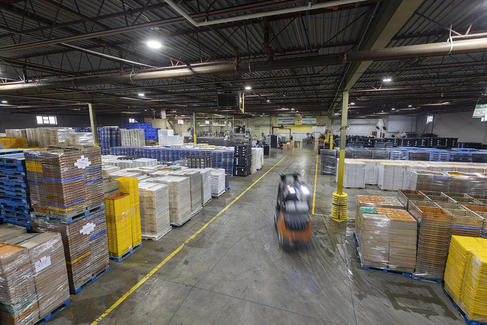 Boxsys has a huge facility for storing and sanitizing thousands and thousands of plastic containers, crates, pallets, and bins